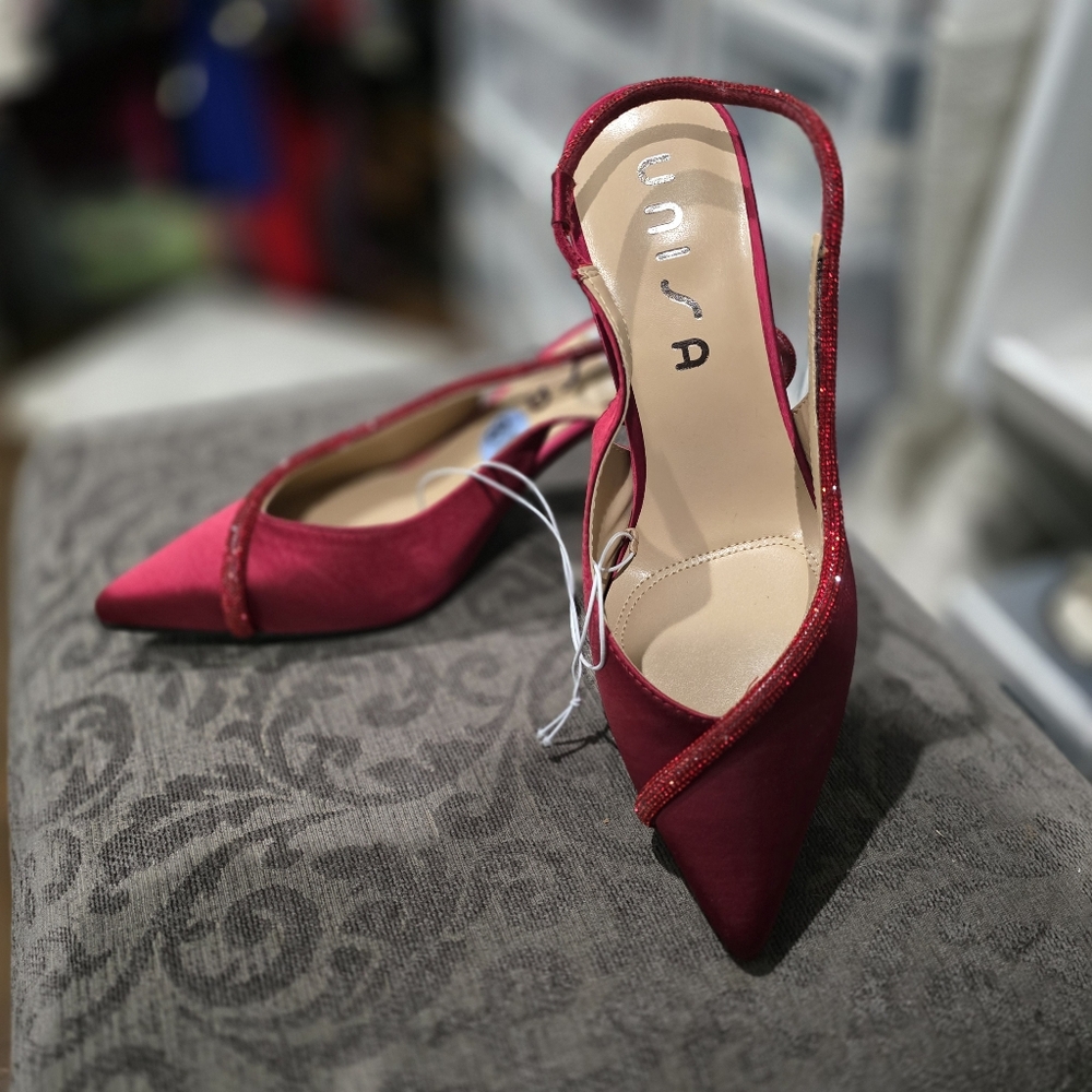 Unisa Women's Red Heels